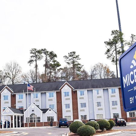 Travelers Inn And Suites Raleigh Zewnętrze zdjęcie