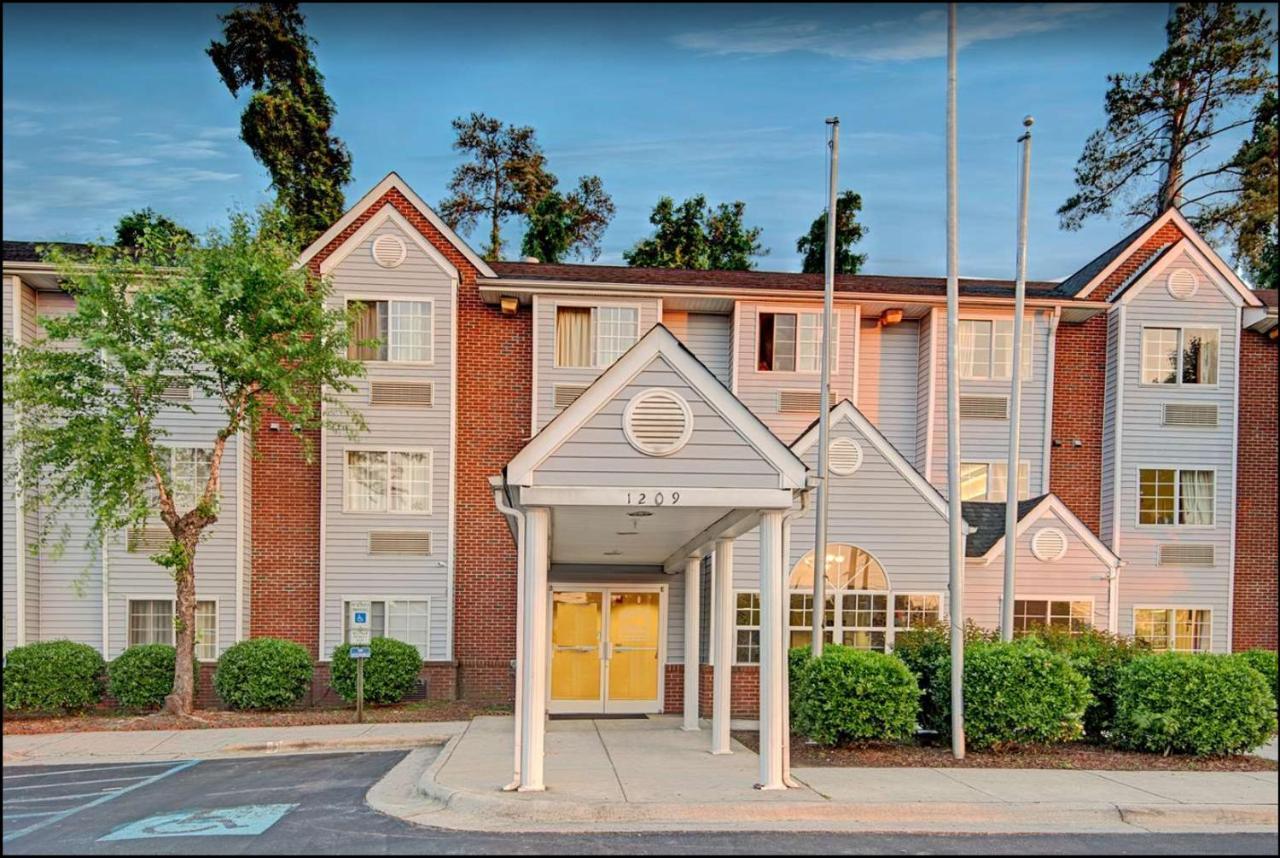 Travelers Inn And Suites Raleigh Zewnętrze zdjęcie