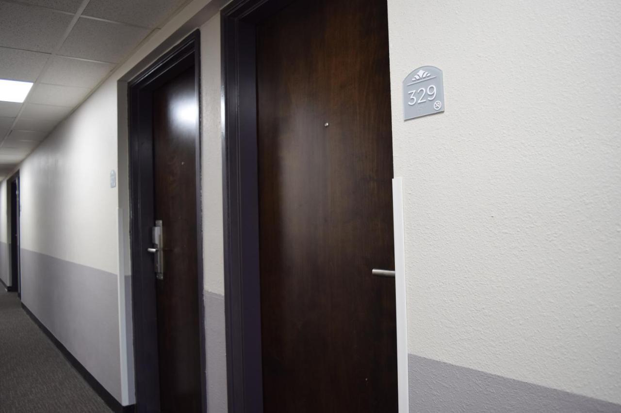 Travelers Inn And Suites Raleigh Zewnętrze zdjęcie