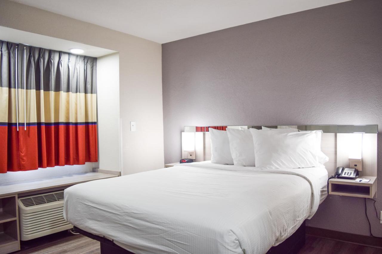 Travelers Inn And Suites Raleigh Zewnętrze zdjęcie