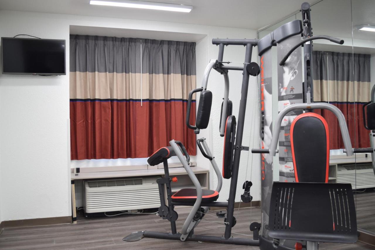 Travelers Inn And Suites Raleigh Zewnętrze zdjęcie